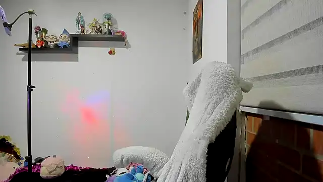 Snapshot of Shaddycute_ chatting on 05.27.26 Shaddycute online show from 05.27.26