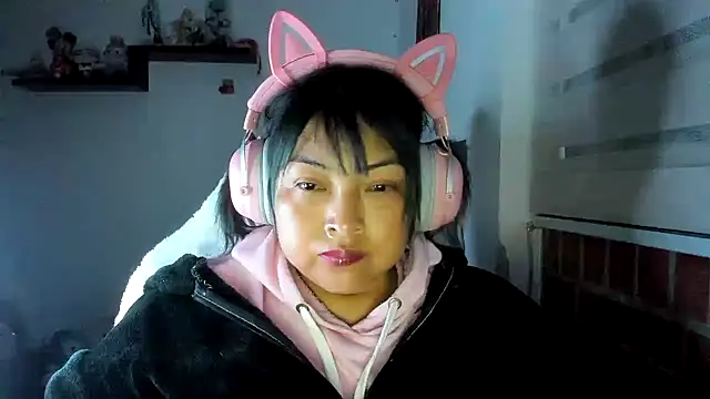 Snapshot of Shaddycute_ chatting on 05.31.26 Shaddycute online show from 05.31.26