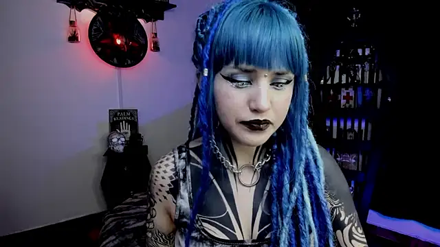 Snapshot of DimmuandDarkness chatting on 12.17.25 DimmuandDarkness online show from 12.17.25