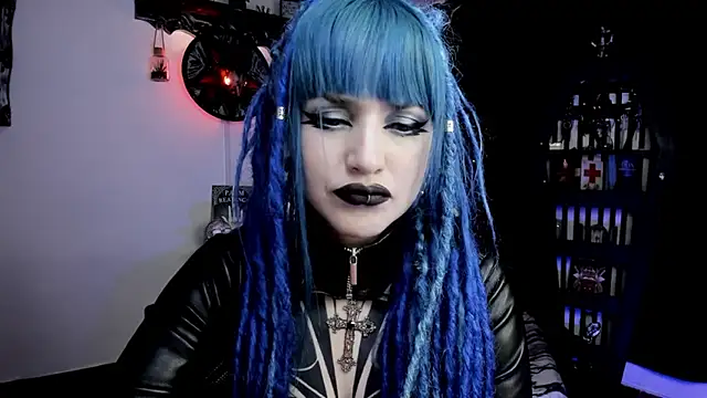 Snapshot of DimmuandDarkness chatting on 12.19.25 DimmuandDarkness online show from 12.19.25