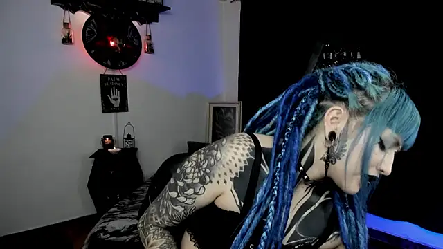 Snapshot of DimmuandDarkness chatting on 01.17.26 DimmuandDarkness online show from 01.17.26