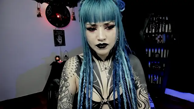 Snapshot of DimmuandDarkness chatting on 01.18.26 DimmuandDarkness online show from 01.18.26