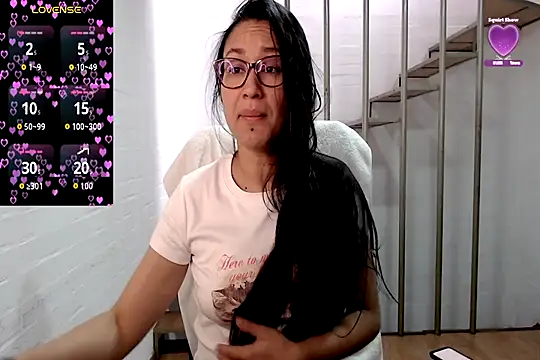 Snapshot of Jessie_Desire chatting on 11.18.25 Jessie Desire online show from 11.18.25