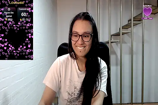 Snapshot of Jessie_Desire chatting on 11.29.25 Jessie Desire online show from 11.29.25