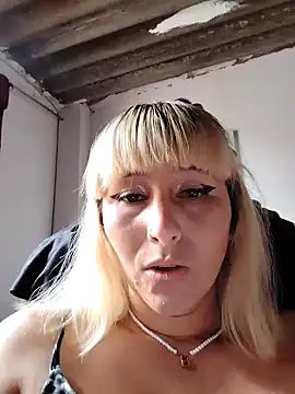 Snapshot of florecita9 chatting on 02.22.25 florecita9 online show from 02.22.25