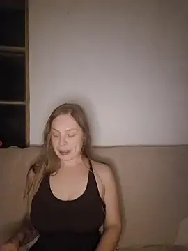 Snapshot of katiestevens chatting on 10.25.25 katiestevens online show from 10.25.25