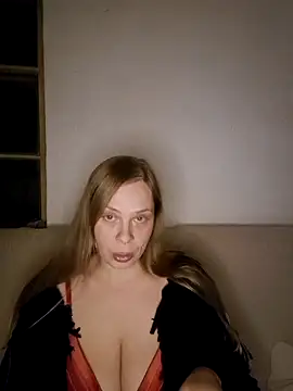 Snapshot of katiestevens chatting on 11.22.25 katiestevens online show from 11.22.25