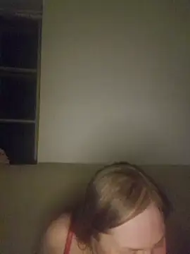 Snapshot of katiestevens chatting on 12.14.25 katiestevens online show from 12.14.25