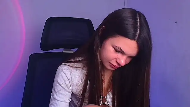 Hanna Way online show from 01.08.25