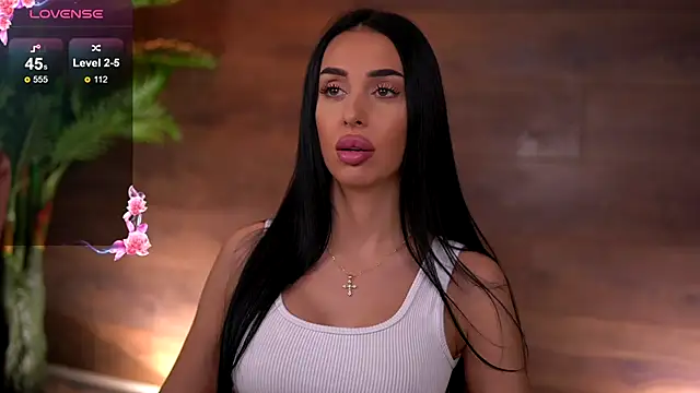 KairaAndrews online show from 11.19.25