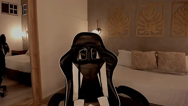 caro03x online show from 04.15.26