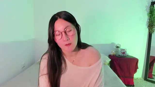 Elle Lee  online show from 03.09.25