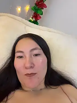 Elle Lee  online show from 12.21.25