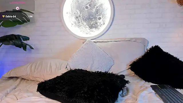 Elise Diamond online show from 02.11.25