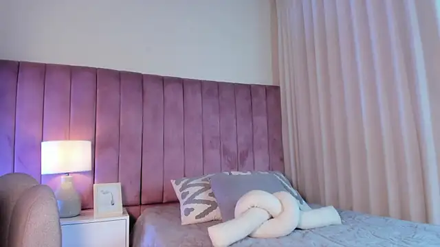 Elise Diamond online show from 04.09.26