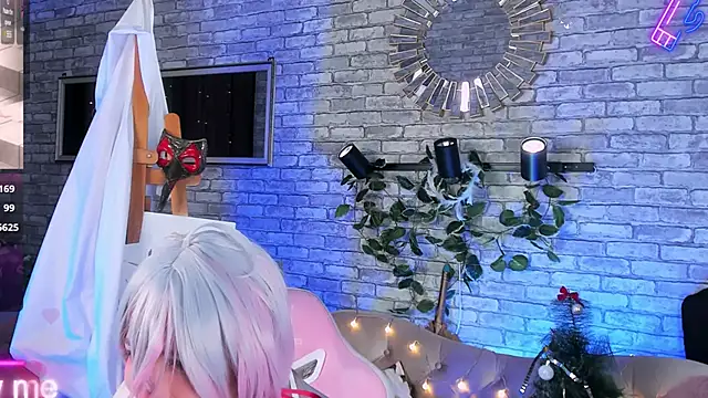 Snapshot of Alex_Howell chatting on 01.03.25 Alex Howell online show from 01.03.25