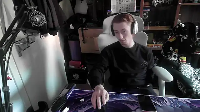 Snapshot of leon29leo chatting on 10.01.25 leon29leo online show from 10.01.25
