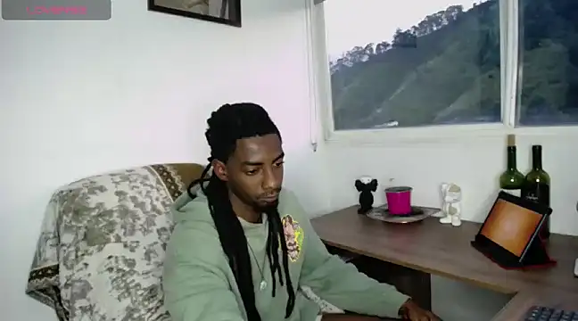 Snapshot of Malkon_Big chatting on 03.10.25 Malkon Big online show from 03.10.25