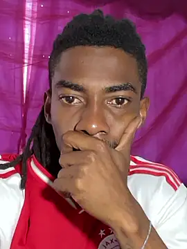 Snapshot of Malkon_Big chatting on 10.05.25 Malkon Big online show from 10.05.25