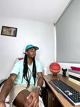 Snapshot of Malkon_Big chatting on 10.12.25 Malkon Big online show from 10.12.25