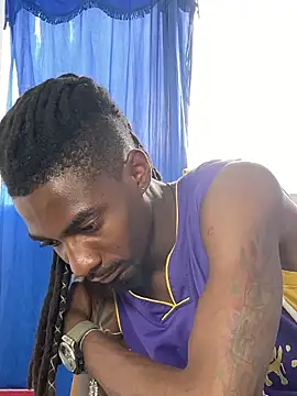 Snapshot of Malkon_Big chatting on 10.31.25 Malkon Big online show from 10.31.25