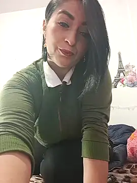 Snapshot of karenlennox1 chatting on 01.31.25 karenlennox1 online show from 01.31.25