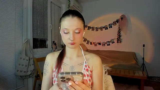 Snapshot of Jenny_darling_love chatting on 02.22.25 Jenny darling love online show from 02.22.25