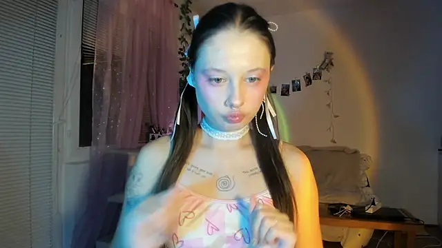 Snapshot of Jenny_darling_love chatting on 11.24.25 Jenny darling love online show from 11.24.25