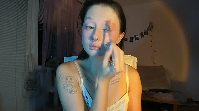 Snapshot of Jenny_darling_love chatting on 11.30.25 Jenny darling love online show from 11.30.25