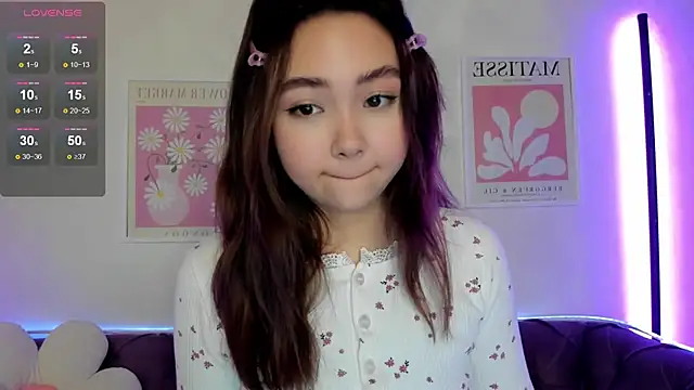 Fluffy Rose online show from 01.18.25