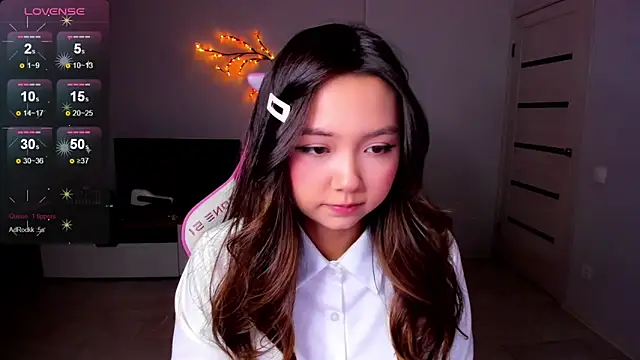 Fluffy Rose online show from 10.08.25