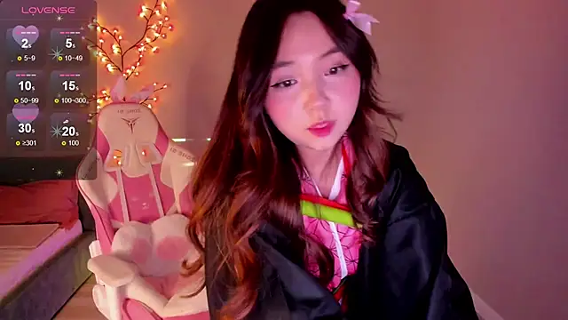 Fluffy Rose online show from 10.31.25