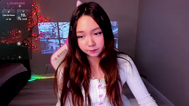 Fluffy Rose online show from 11.01.25