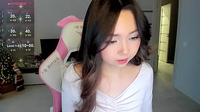 Fluffy Rose online show from 12.15.25