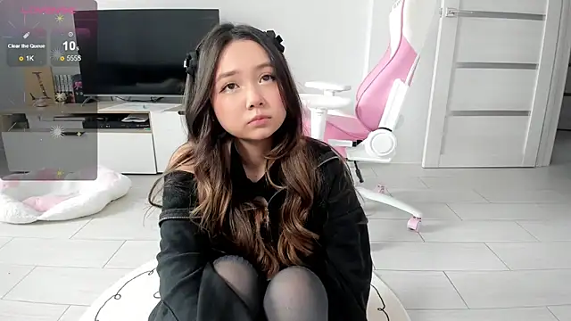 Fluffy Rose online show from 05.18.26