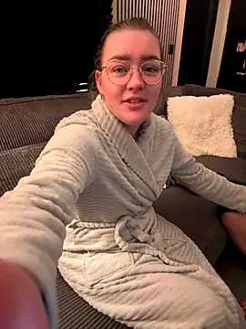 Snapshot of xX_HotCouple_Xx chatting on 12.04.25 xX HotCouple Xx online show from 12.04.25