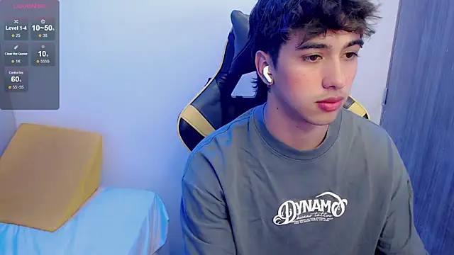 Snapshot of Jake_tripp chatting on 10.04.25 Jake tripp online show from 10.04.25