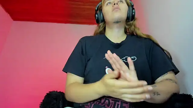 bonnie moon  online show from 01.10.26