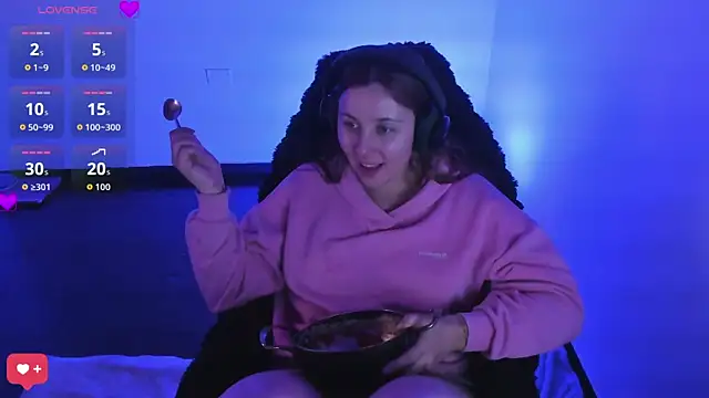 bonnie moon  online show from 03.26.26