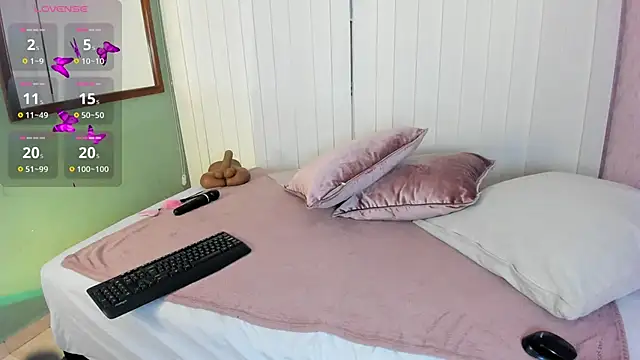 Paiige peach online show from 03.28.26