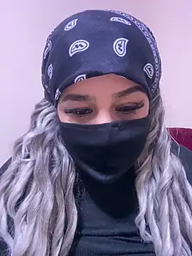 Snapshot of mari_layali chatting on 12.14.24 mari layali online show from 12.14.24