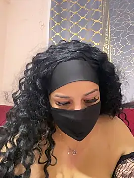 Snapshot of mari_layali chatting on 11.06.25 mari layali online show from 11.06.25