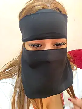 Snapshot of mari_layali chatting on 11.07.25 mari layali online show from 11.07.25