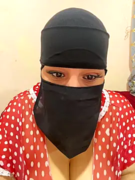 Snapshot of mari_layali chatting on 11.15.25 mari layali online show from 11.15.25