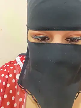 Snapshot of mari_layali chatting on 11.20.25 mari layali online show from 11.20.25