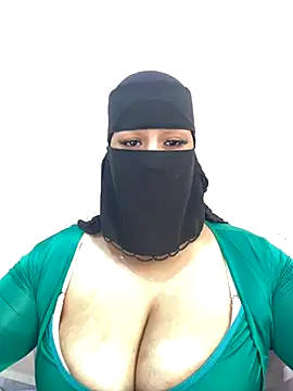 Snapshot of mari_layali chatting on 11.21.25 mari layali online show from 11.21.25