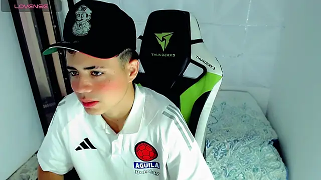 Snapshot of bby_santi chatting on 12.06.24 bby santi online show from 12.06.24