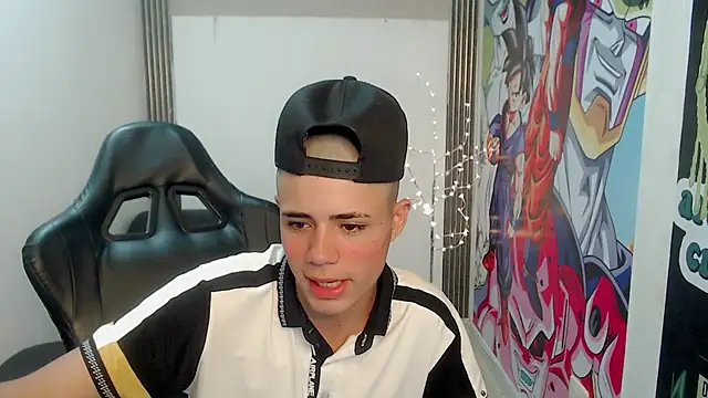 Snapshot of bby_santi chatting on 01.21.25 bby santi online show from 01.21.25