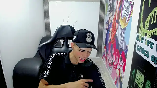 Snapshot of bby_santi chatting on 01.28.25 bby santi online show from 01.28.25