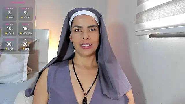 ClaraMariaMon online show from 12.18.25